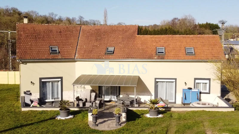 Maison contemporaine - 230 m² - 7 pièces