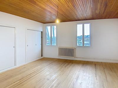 Maison - 151 m² - 7 pièces