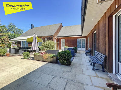 Maison - 308 m² - 12 pièces