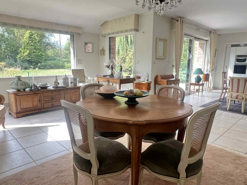 Maison - 205 m² - 8 pièces