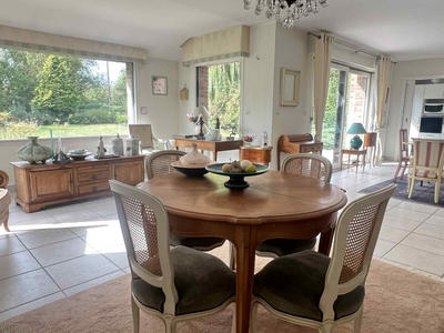 Maison - 205 m² - 8 pièces