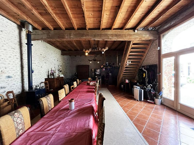 Maison - 383 m² - 11 pièces