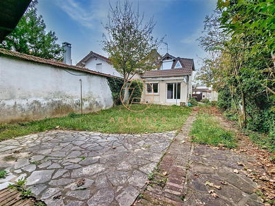 Maison - 111 m² - 5 pièces