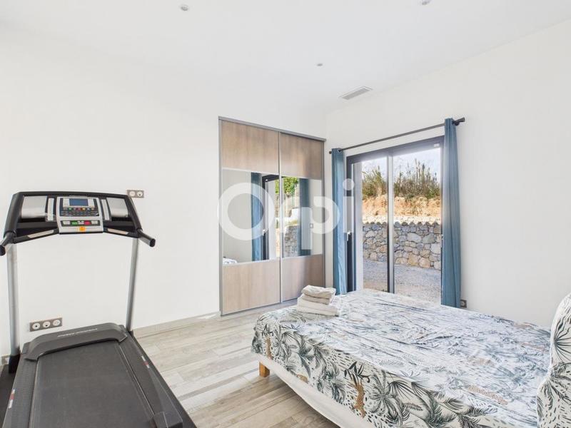 Maison - 180 m² - 5 pièces