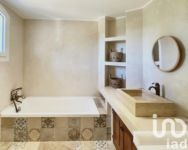 Maison - 230 m² - 6 pièces