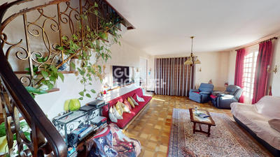 Maison - 195 m² - 7 pièces