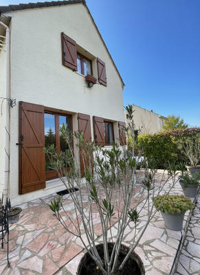 Maison - 93 m² - 5 pièces