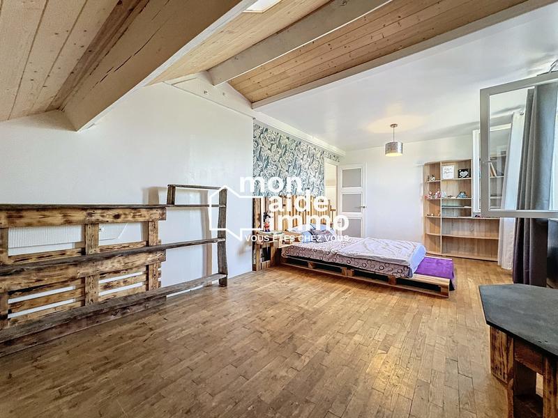 Maison - 140 m² - 5 pièces