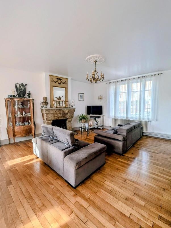 Maison - 169 m² - 7 pièces