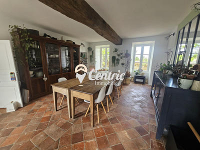 Maison ancienne - 250 m² - 8 pièces