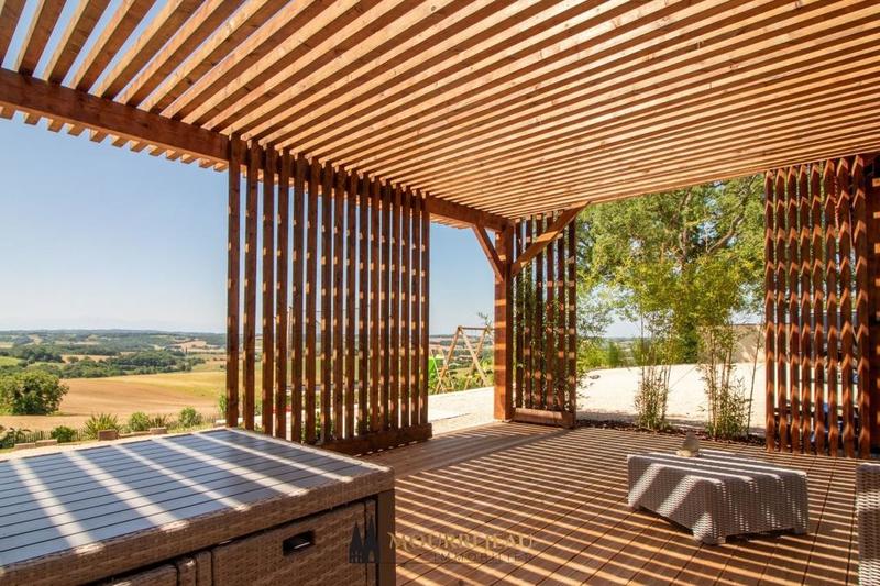 Maison - 440 m² - 12 pièces