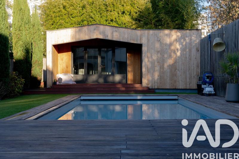 Maison de ville - 236 m² - 8 pièces