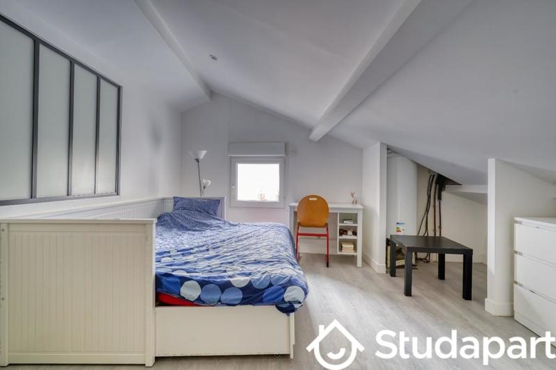 Chambre - 13 m² - 1 pièce