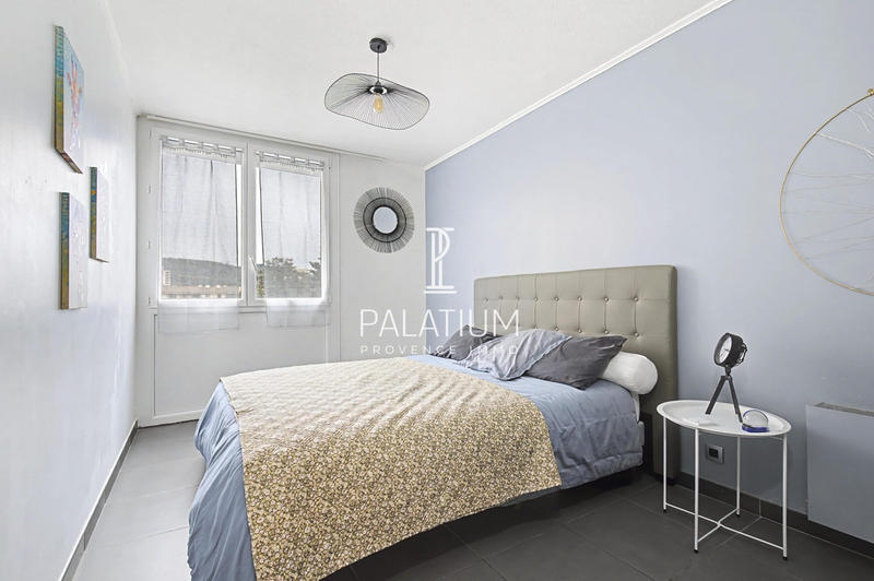 Appartement - 93 m² - 4 pièces