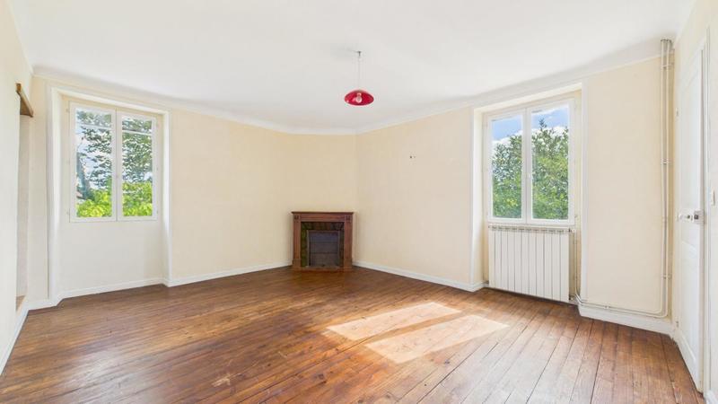 Maison - 530 m² - 12 pièces