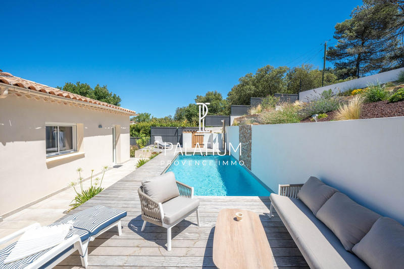 Maison - 233 m² - 4 pièces