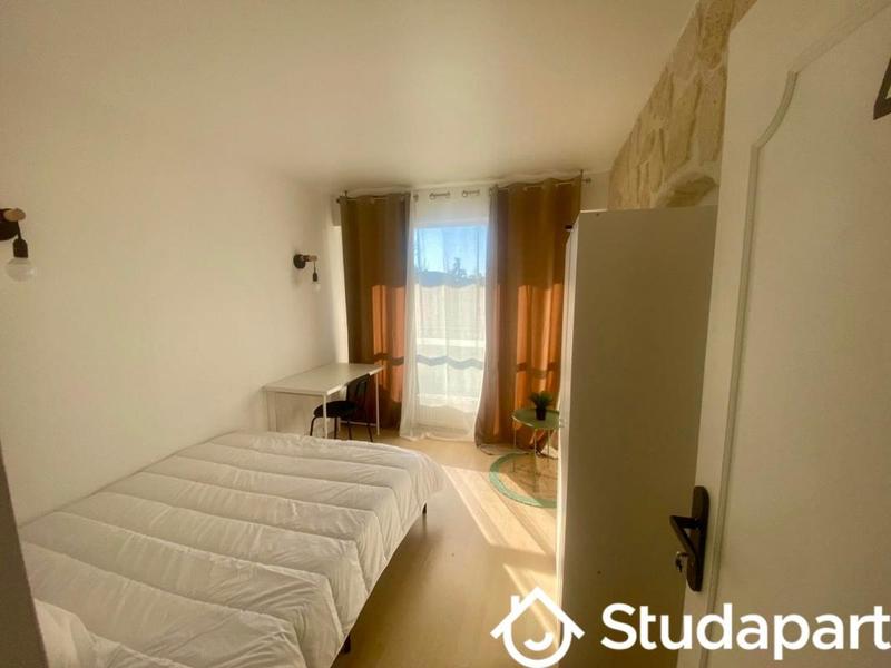 Chambre - 11 m² - 1 pièce