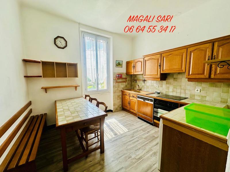 Maison - 94 m² - 6 pièces