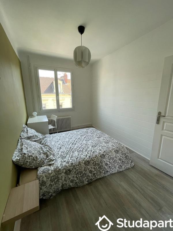 Chambre - 10 m² - 1 pièce