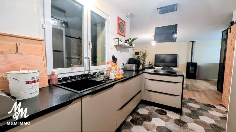 Maison - 99 m² - 5 pièces