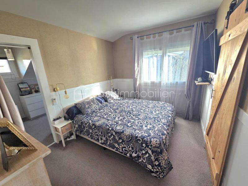 Maison traditionnelle - 210 m² - 6 pièces