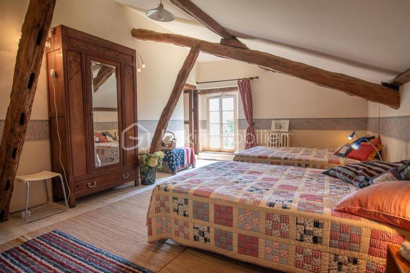 Maison ancienne - 360 m² - 7 pièces