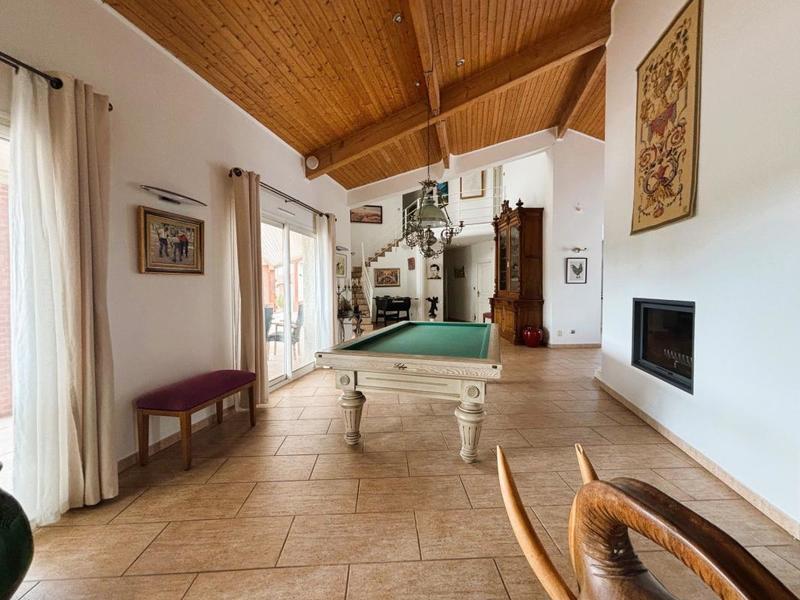 Maison - 254 m² - 6 pièces