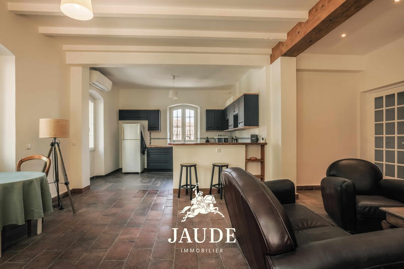 Maison - 200 m² - 8 pièces