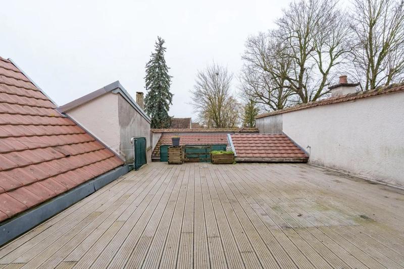 Maison - 210 m² - 7 pièces