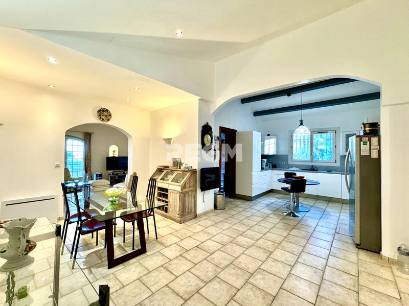 Villa - 332 m² - 7 pièces