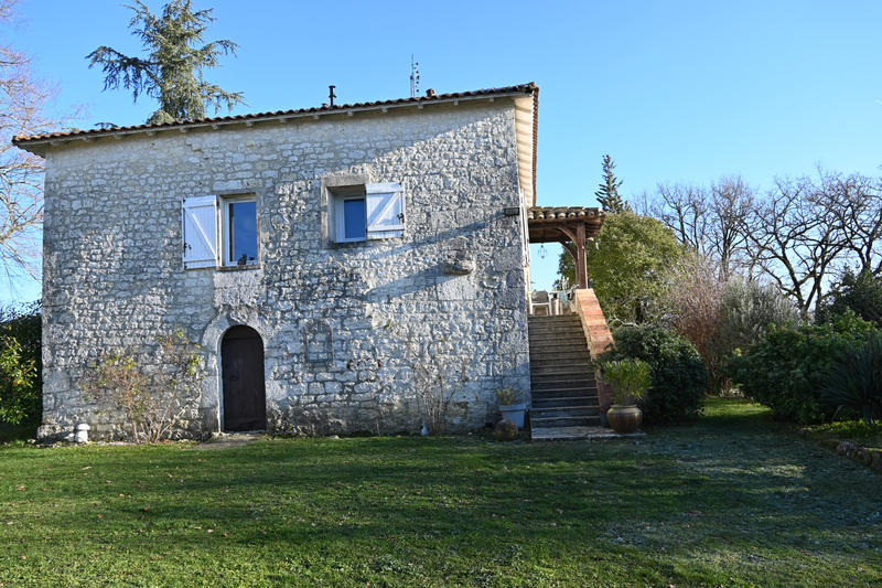Maison - 238 m² - 8 pièces