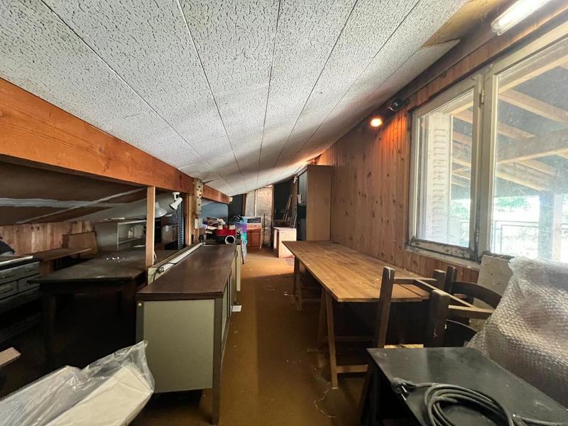 Maison - 246 m² - 7 pièces