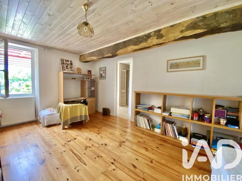 Maison - 230 m² - 8 pièces