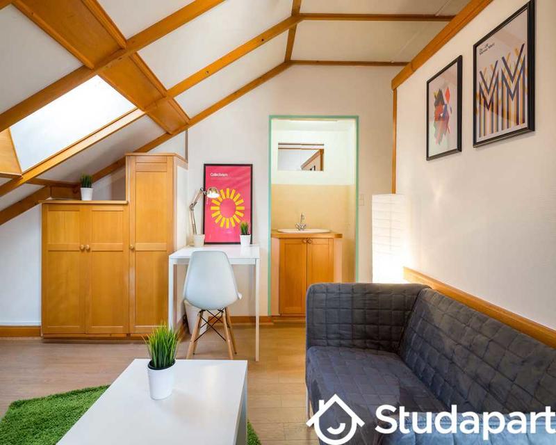 Chambre - 100 m² - 1 pièce