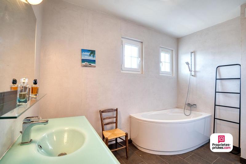 Maison - 231 m² - 8 pièces