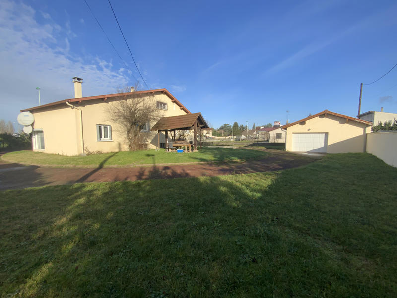 Maison - 162 m² - 9 pièces