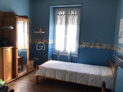 Immeuble - 143 m² - 10 pièces