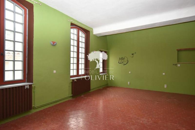 Maison - 445 m² - 10 pièces