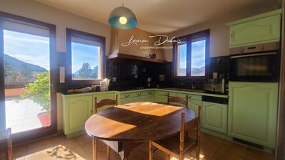 Maison - 137 m² - 7 pièces