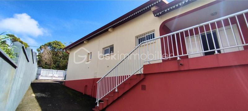 Maison - 355 m² - 12 pièces