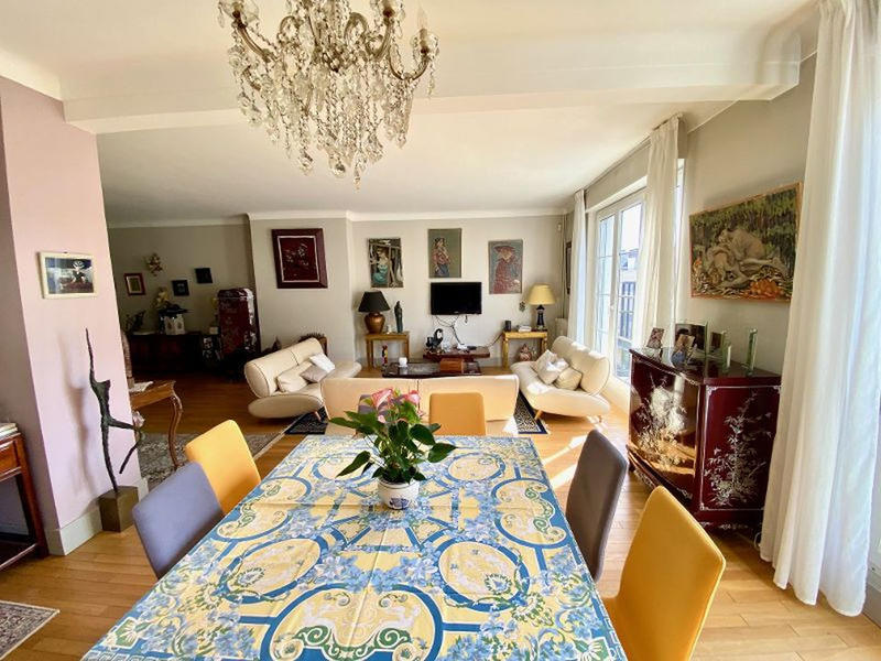 Appartement - 172 m² - 6 pièces