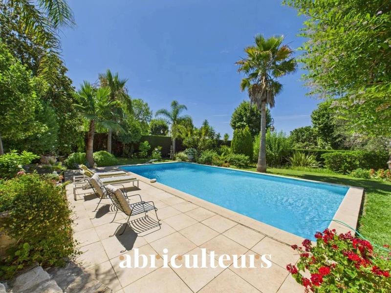 Maison ancienne - 276 m² - 7 pièces