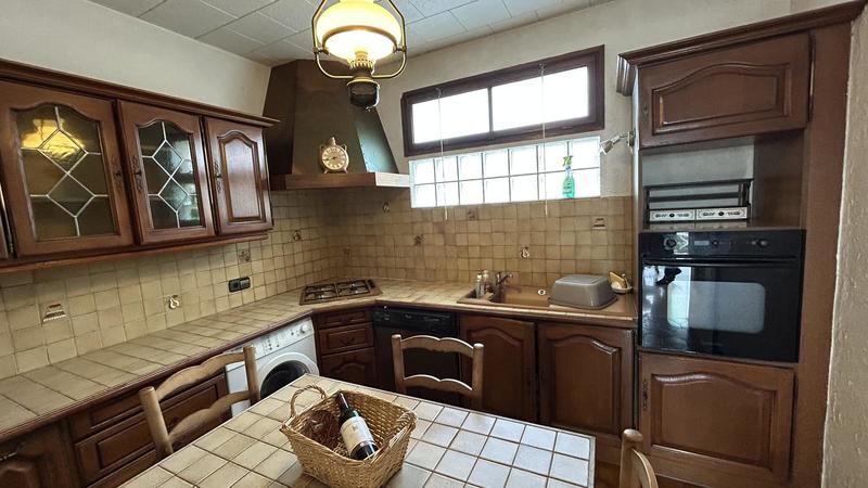 Appartement - 9 247 m² - 5 pièces