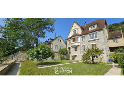 Propriété - 209 m² - 8 pièces