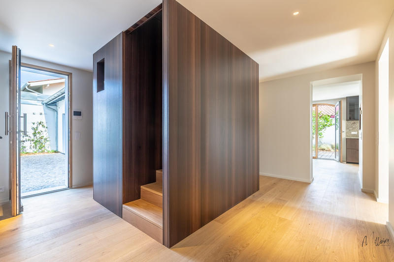 Maison - 231 m² - 7 pièces