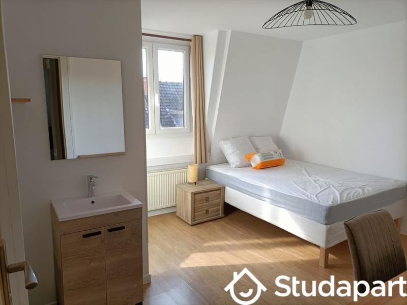 Chambre - 13 m² - 1 pièce