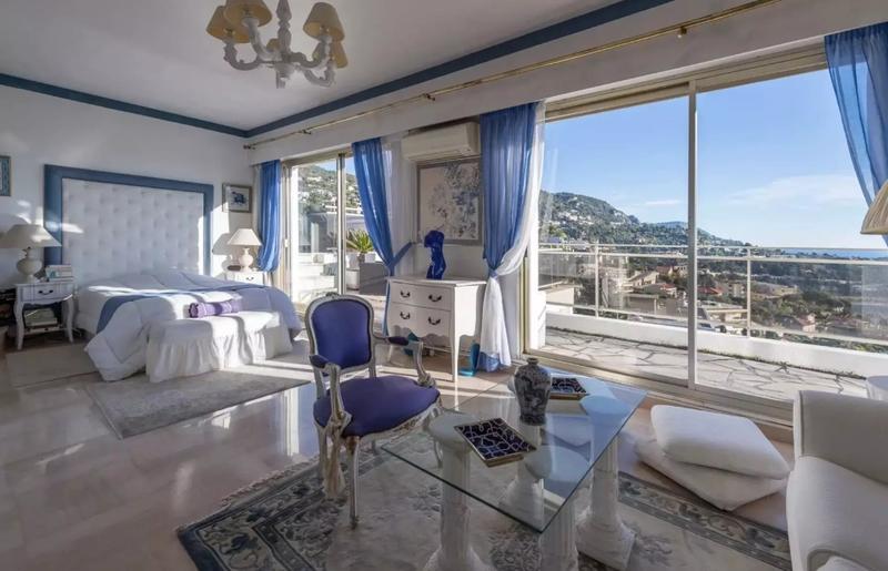 Villa - 302 m² - 9 pièces