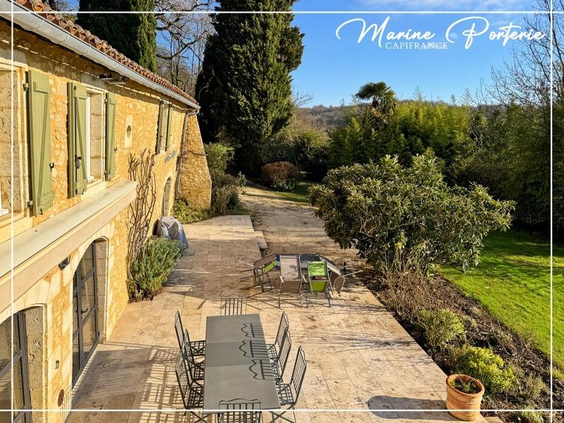 Propriété - 380 m² - 8 pièces