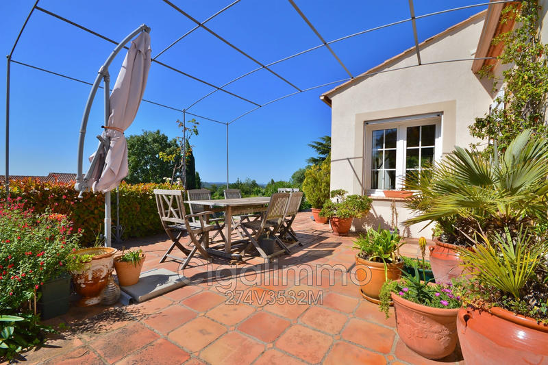 Villa - 270 m² - 9 pièces