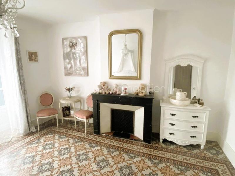 Maison de ville - 200 m² - 9 pièces